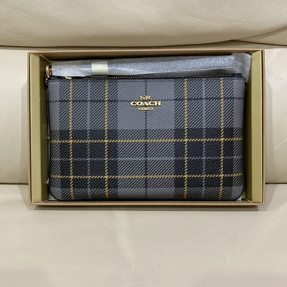 NEW Coach Black Multi B4 Plaid Wristlet - Picture 2 of 14